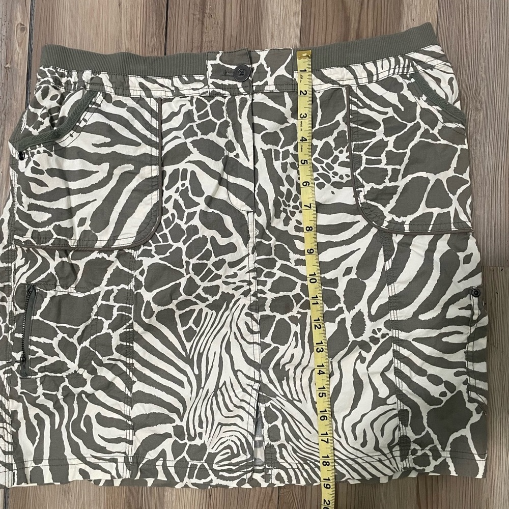 Chico's Safari Print Skirt - Olive Green & White - with front slit  (Size 14) - Picture 5 of 8